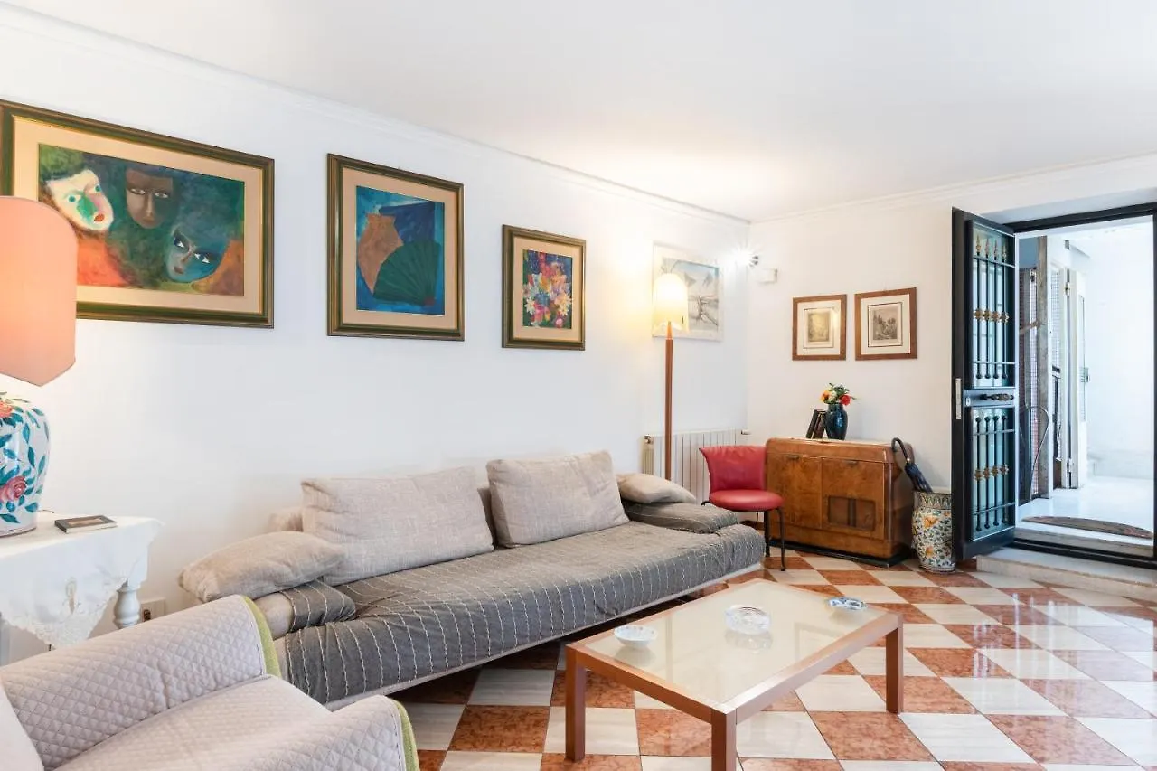 Via Etnea Cozy Apartment With Balcony Catania